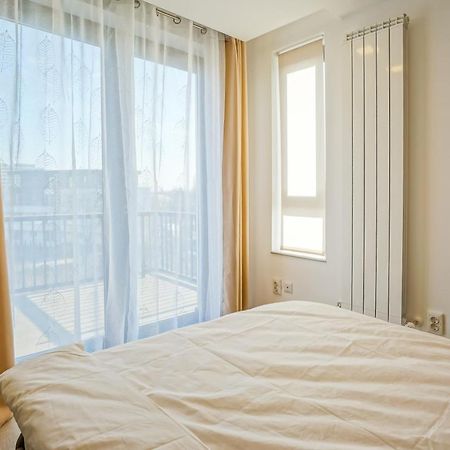 Bright Apartments Moments Away From Herastrau Park, Mall And Metro Букурещ Екстериор снимка