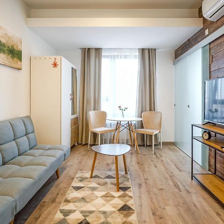 Bright Apartments Moments Away From Herastrau Park, Mall And Metro Букурещ Екстериор снимка