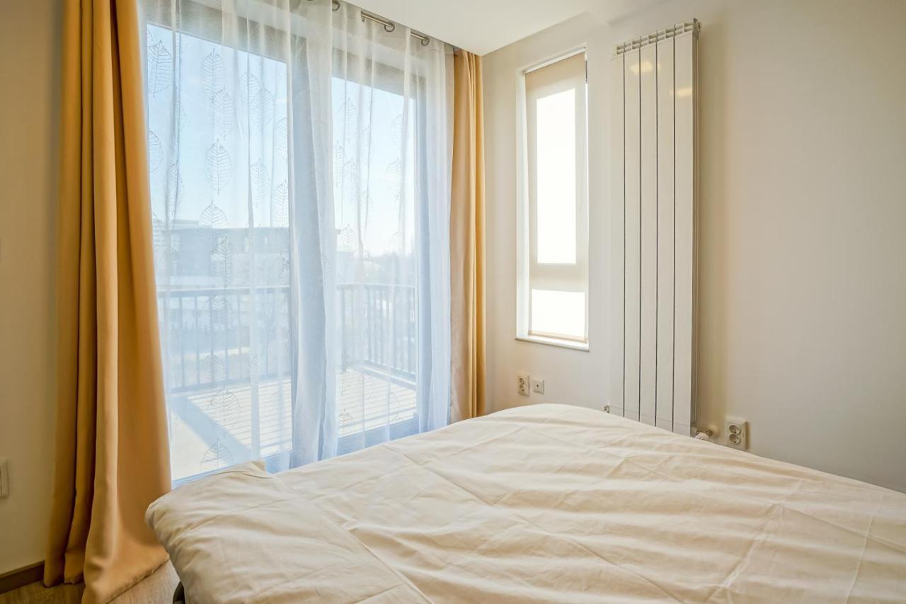 Bright Apartments Moments Away From Herastrau Park, Mall And Metro Букурещ Екстериор снимка