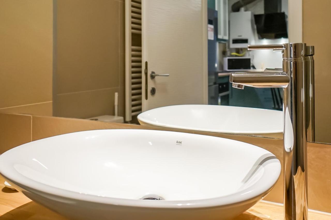 Bright Apartments Moments Away From Herastrau Park, Mall And Metro Букурещ Екстериор снимка
