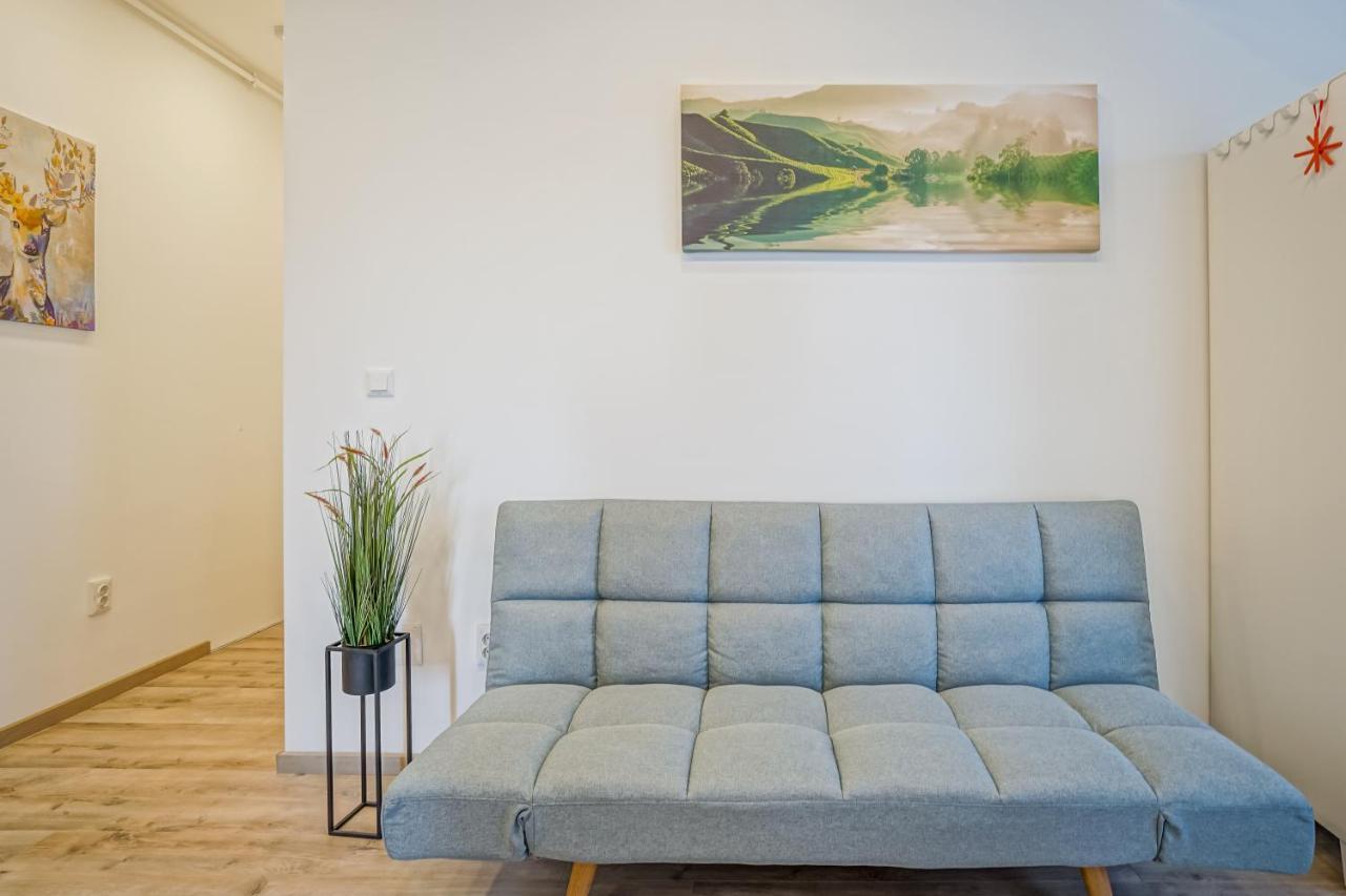 Bright Apartments Moments Away From Herastrau Park, Mall And Metro Букурещ Екстериор снимка