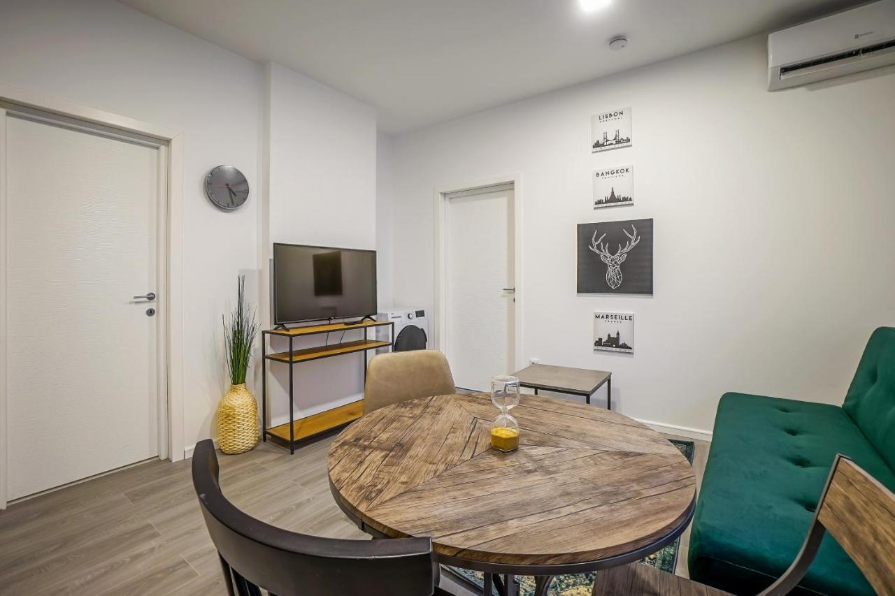 Bright Apartments Moments Away From Herastrau Park, Mall And Metro Букурещ Екстериор снимка
