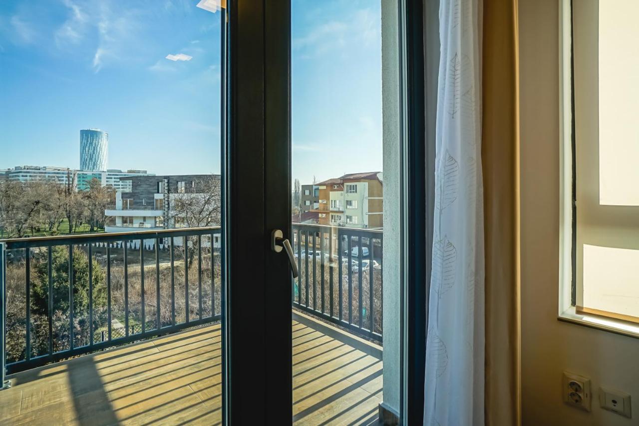 Bright Apartments Moments Away From Herastrau Park, Mall And Metro Букурещ Екстериор снимка