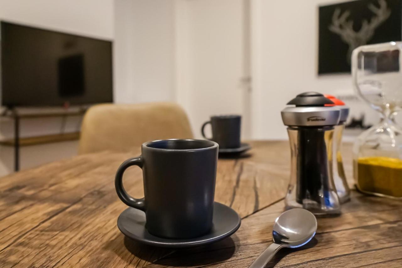 Bright Apartments Moments Away From Herastrau Park, Mall And Metro Букурещ Екстериор снимка