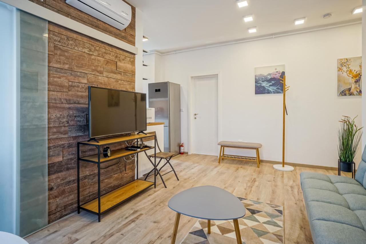 Bright Apartments Moments Away From Herastrau Park, Mall And Metro Букурещ Екстериор снимка