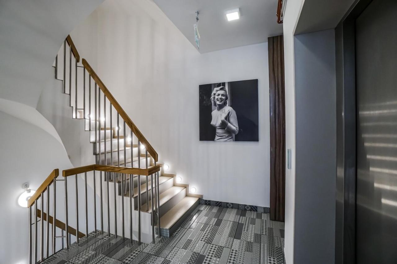 Bright Apartments Moments Away From Herastrau Park, Mall And Metro Букурещ Екстериор снимка