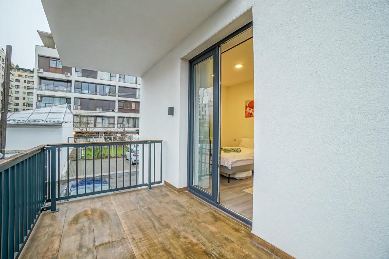 Bright Apartments Moments Away From Herastrau Park, Mall And Metro Букурещ Екстериор снимка