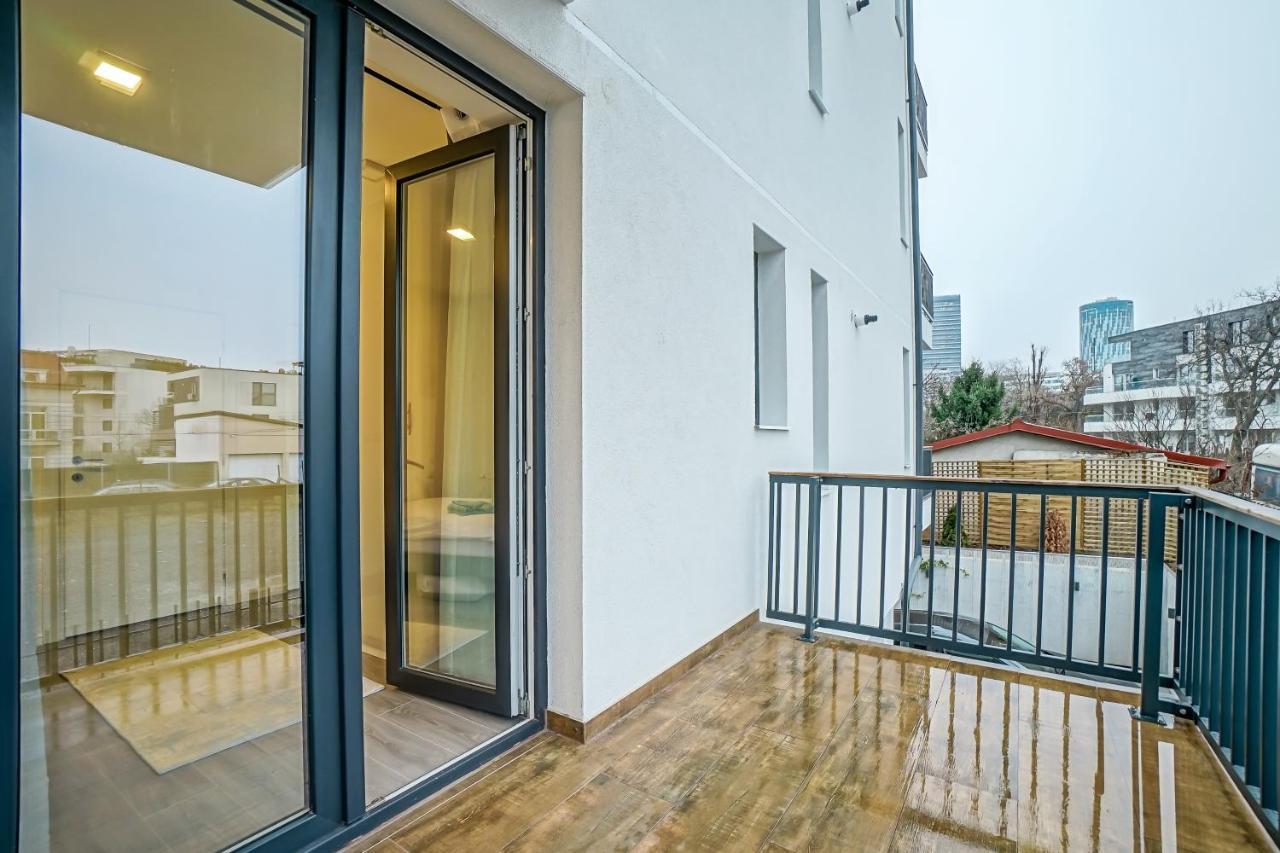 Bright Apartments Moments Away From Herastrau Park, Mall And Metro Букурещ Екстериор снимка