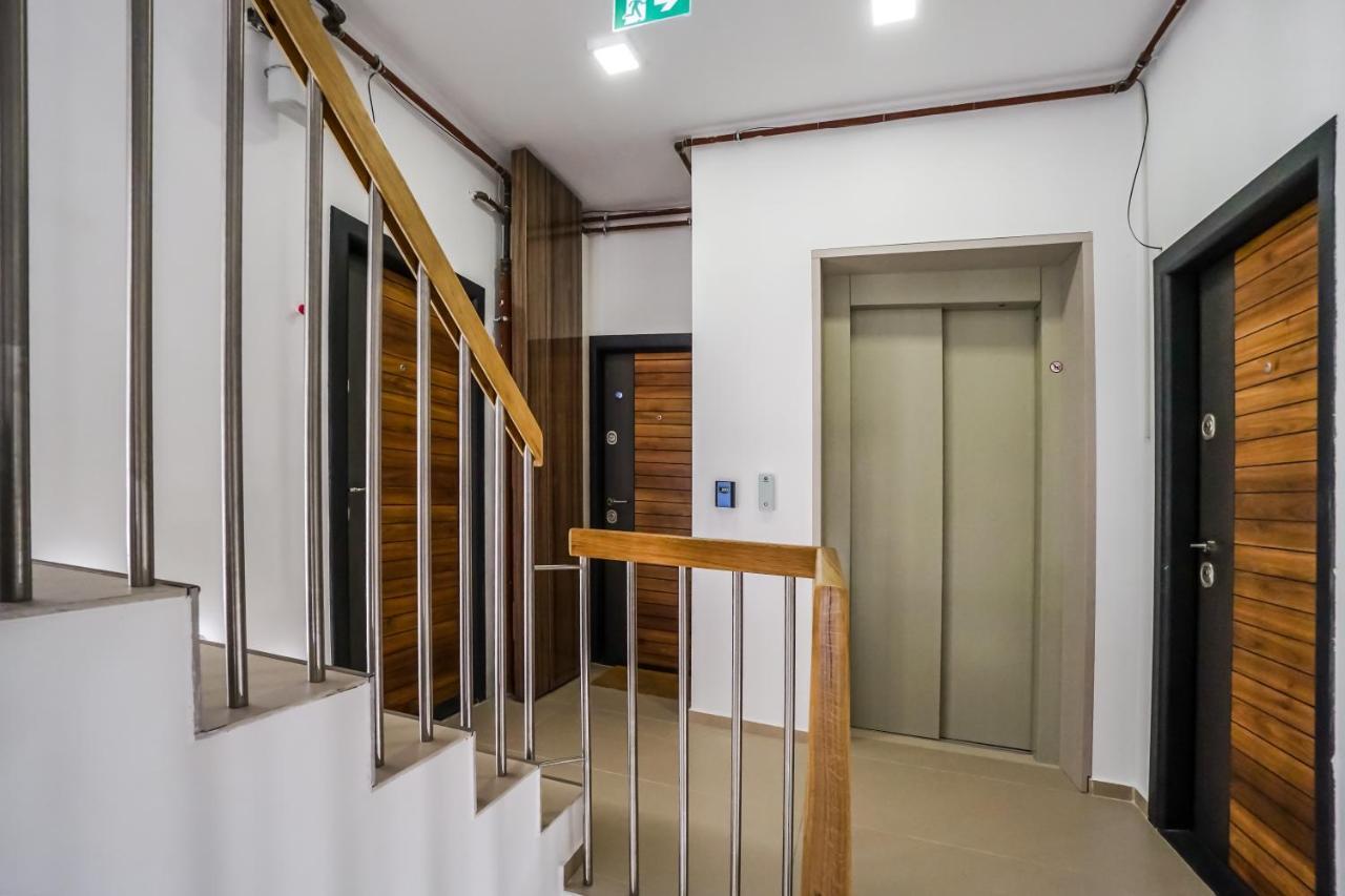 Bright Apartments Moments Away From Herastrau Park, Mall And Metro Букурещ Екстериор снимка