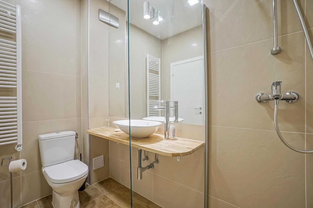 Bright Apartments Moments Away From Herastrau Park, Mall And Metro Букурещ Екстериор снимка