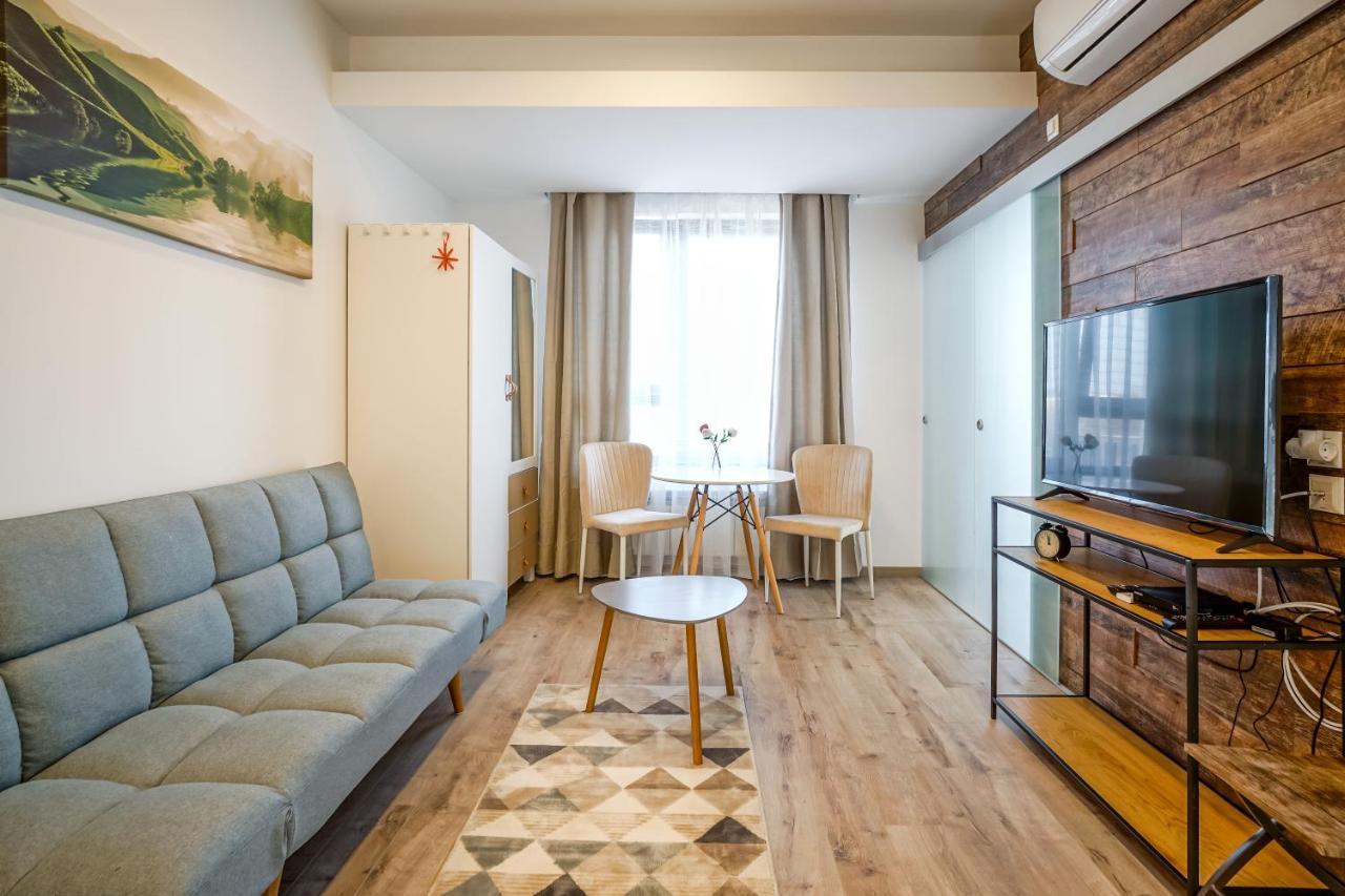 Bright Apartments Moments Away From Herastrau Park, Mall And Metro Букурещ Екстериор снимка